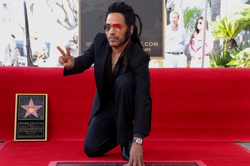 Ο Λένι Κράβιτζ απέκτησε αστέρι στη Λεωφόρο της Δόξας στο Χόλυγουντ