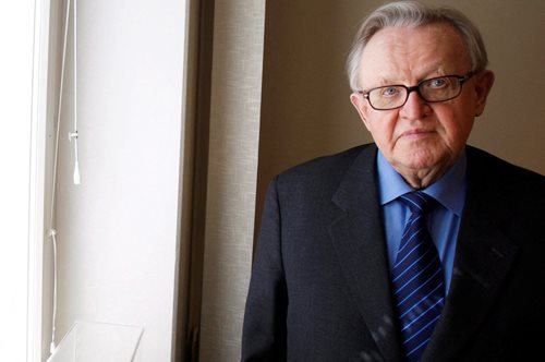 Απεβίωσε ο Μάρτι Αχτισάαρι, πρώην πρόεδρος της Φινλανδίας και μετρ της διπλωματικής μεσολάβησης στις συρράξεις