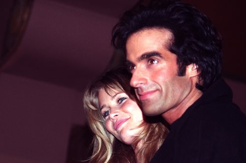 Love Story: Θυμάστε τότε που η Κλόντια Σίφερ ήταν αρραβωνιασμένη με τον Μάγο;