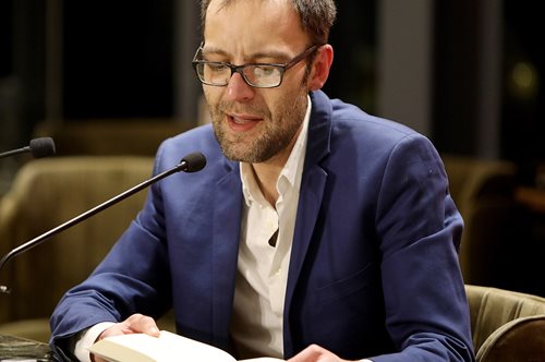 Αύγουστος Κορτώ: Ζήτησε δημόσια συγγνώμη από γυναίκα για τα βιτριολικά σχόλια άλλων