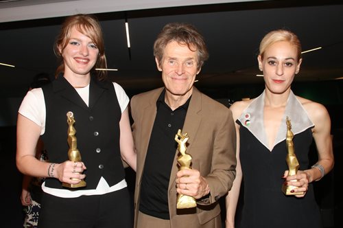 Τα ελληνικά Όσκαρ: Θρίαμβος για το Animal της Σοφίας Εξάρχου- Ά Ανδρικού Ρόλου στον Γουίλεμ Νταφόε!