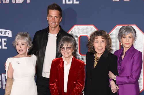 Ο Τομ Μπρέιντι και τα κορίτσια του!