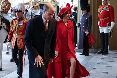 Κέιτ Μίντλετον: Φρενίτιδα με την πρόσφατη εμφάνιση και την αποκάλυψη των καλλίγραμμων ποδιών της