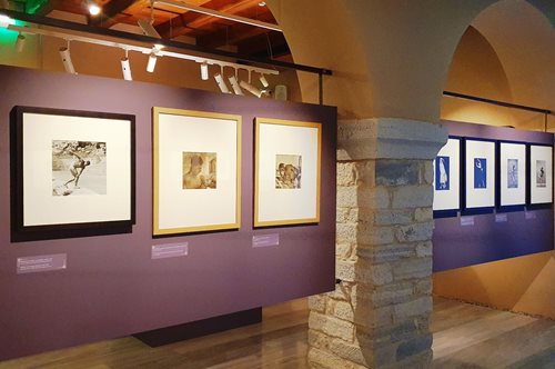 Δράμα: Το έργο της διάσημης φωτογράφου Nelly’s εκτίθεται στο Μαρμάρινο Σπίτι