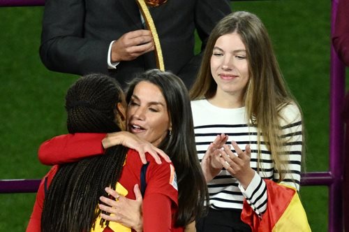 Η βασίλισσα Λετίσια και η κόρη της παρευρέθηκαν στον τελικό του Παγκόσμιο Κύπελλο Γυναικών στην Αυστραλία