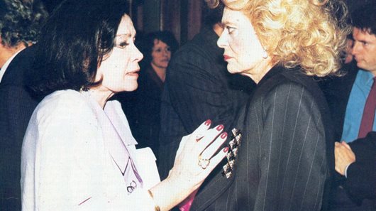 Μελίνα Μερκούρη και Τζένη Καρέζη 51 χρόνια πριν: Μία ιστορική φωτογραφία με τα δυο σύμβολα