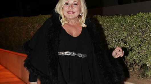 41 χρόνια πριν: Η Μπέσσυ Αργυράκη νύφη με τιάρα και νυφικό από οργάντζα