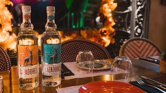 Ο Manny Hinojosa σύστησε την tequila Cazadores στην Ελλάδα