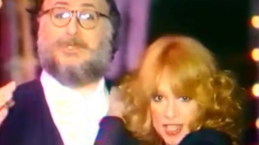 37 χρόνια πριν: Όταν η Αλίκη Βουγιουκλάκη συνάντησε τον Διονύση Σαββόπουλο στο πρωτοχρονιάτικο show της ΕΡΤ