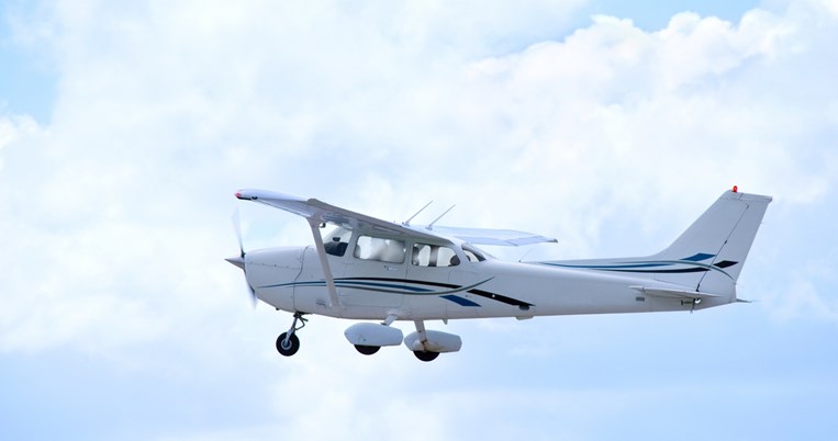 μικρό αεροπλάνο