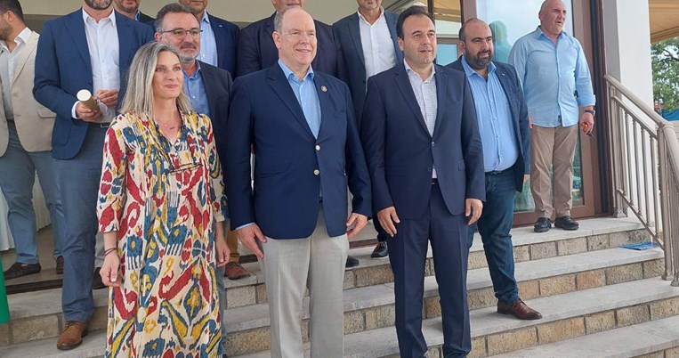 Αλβέρτος Μονακό, Ελαφόνησος