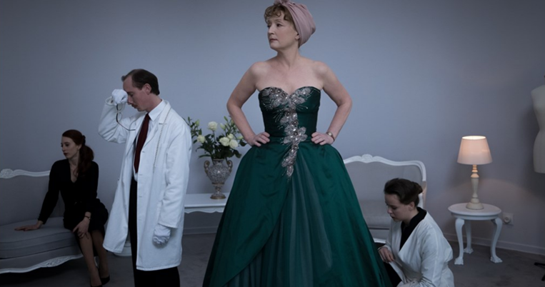 κυρια χάρις