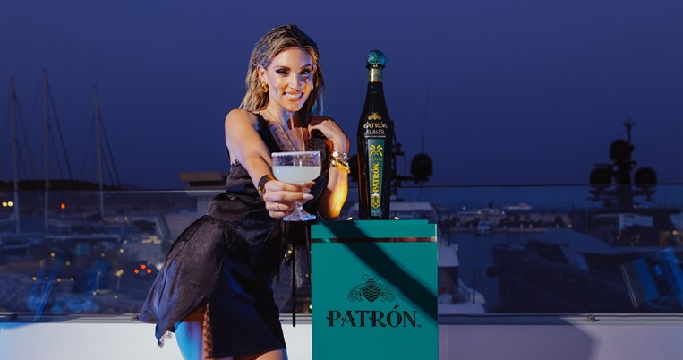 Αθηνά Οικονομάκου