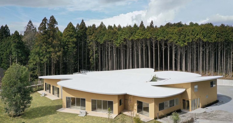 Childrens-Forest-Nursery-School-Takashige-Yamashita