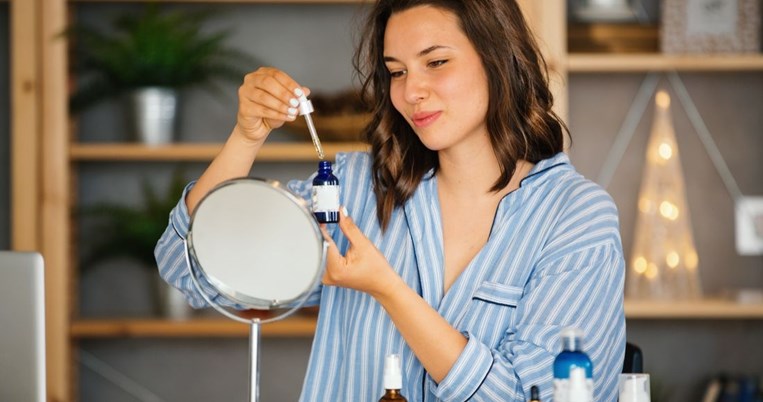 Ρετινόλη: φόρεσέ την άφοβα και το καλοκαίρι