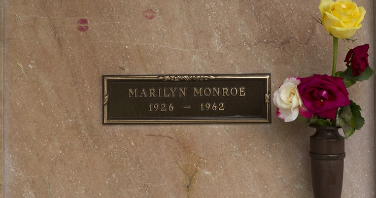 Grave_stone_of_Marilyn_Monroe