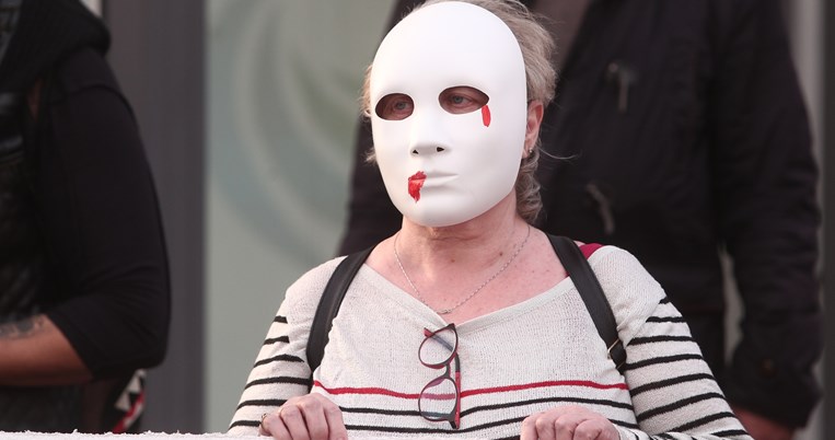 γυναικοκτονία, άγιοι ανάργυροι