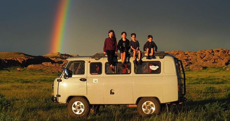 Οικογένεια Λιμέι, παιδάκια που τυφλώνονται