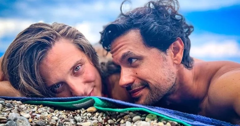 αυγουστιδης