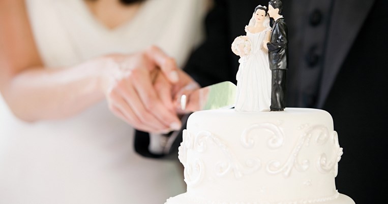 γάμος, διαζύγιο, γαμήλια τούρτα