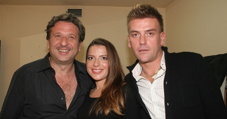 Y_KOKLAS_ME_TI_SIZIGO_TOY_KATERINA_KAI_TON_ADERFO_TIS_SPIRO_