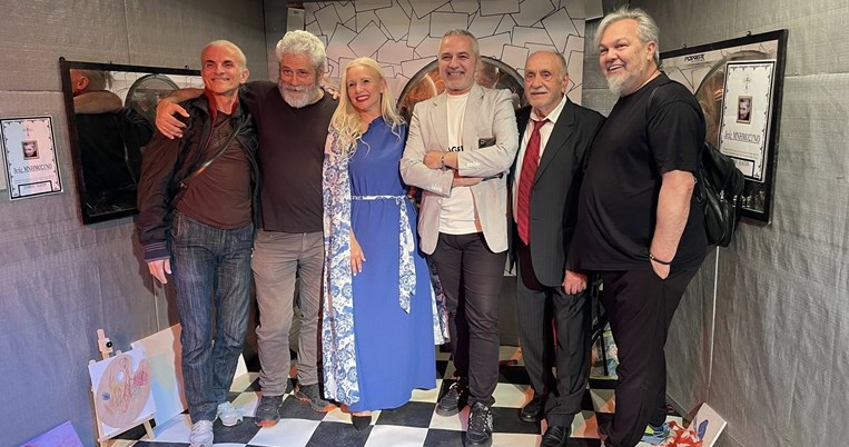 θεατρικη παρασταση