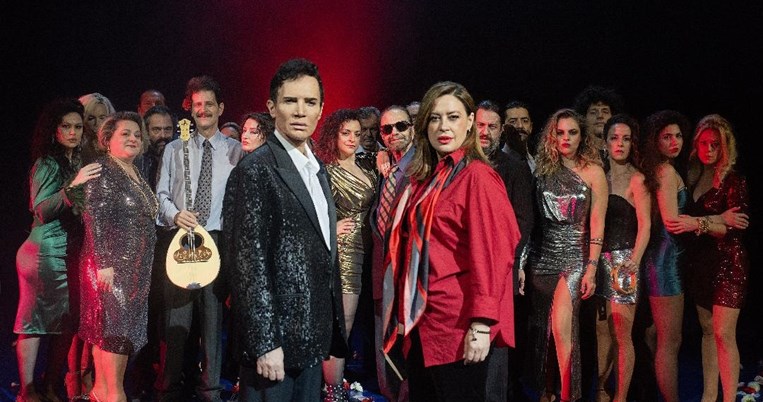 Αυτή η νύχτα μένει