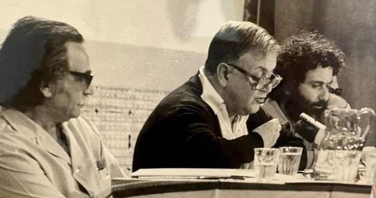 αφιέρωμα στον Μάνο Χατζιδάκη