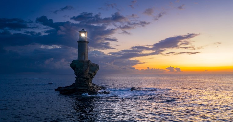 φάρος τουρλίτης Άνδρος