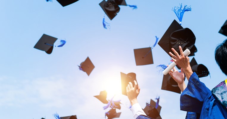 φοιτητρια_λεφτα