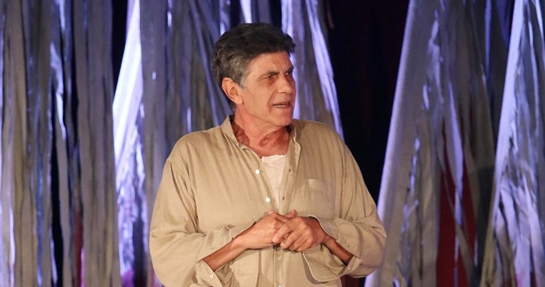 Γιάννης Μπέζος