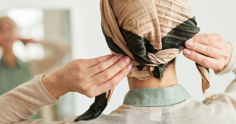 γυναίκα, καρκίνος, μαντήλι