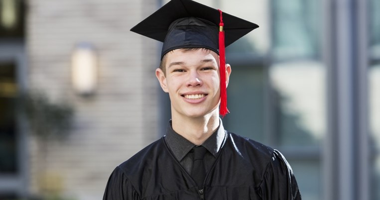 αποφοιτος+πανεπιστημιου