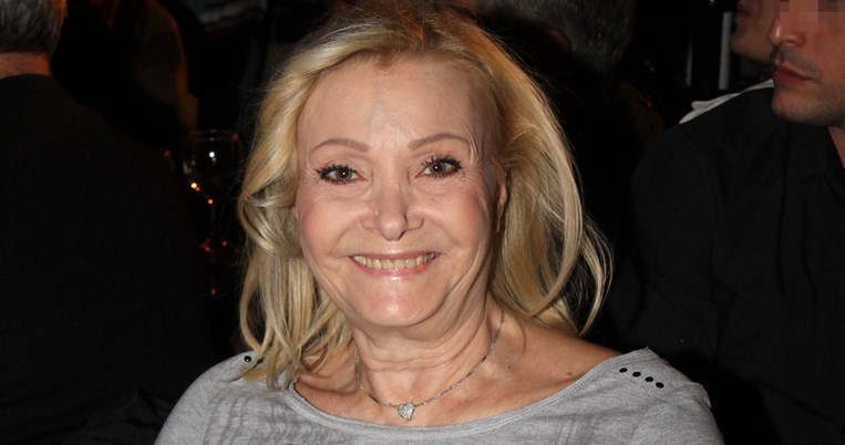 Νέλλη Γκίνη