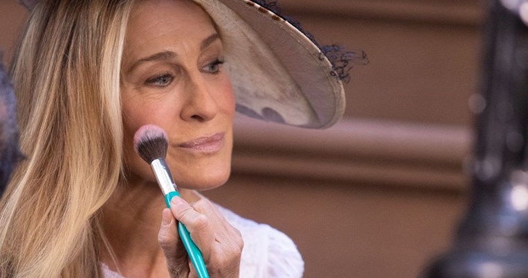 Μακιγιάζ που αφαιρεί χρόνια