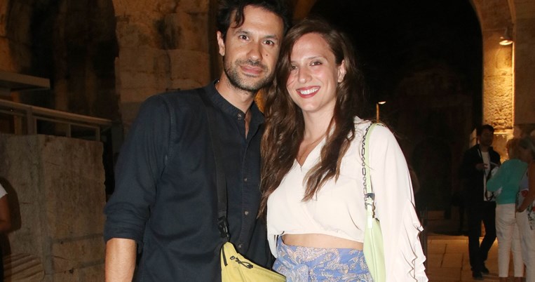 αυγουστιδης κρασσα