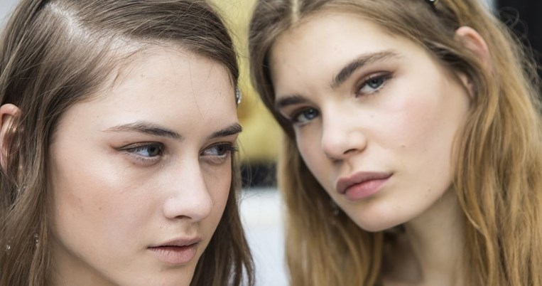 Μαύρο ή καφέ eyeliner; Ποιο να επιλέξεις και γιατί