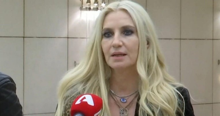 Λένα Αρώνη