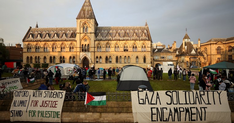 PALESTINIANS-BRITAIN-STUDENTS