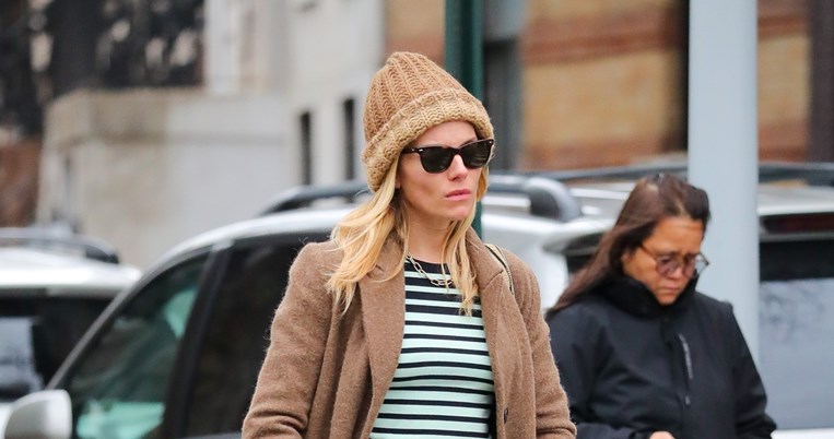 Η Σιέννα Μίλλερ φόρεσε το πιο μισητό παντελόνι των 90s