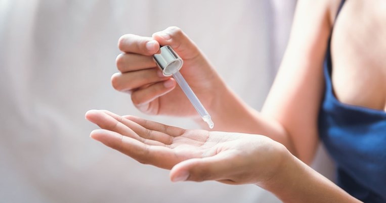 Γιατί πρέπει να φοράς ορό με ceramides;