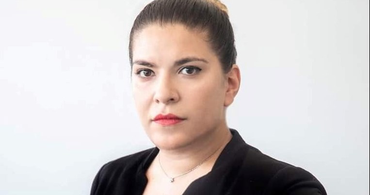 Ανδριανή Μανέττα, βασιλικά ανάκτορα, κειμενογράφος