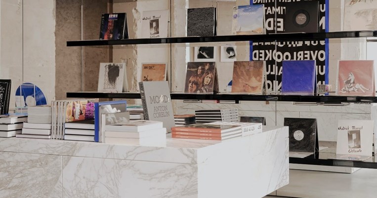 book-store-yves-saint-laurent.