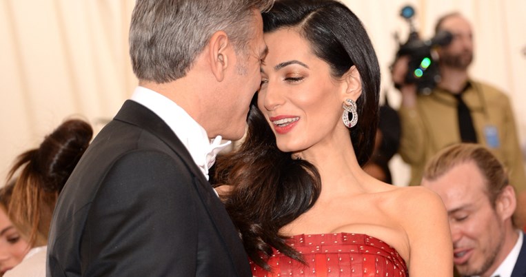 Το πιο τρελό δώρο που έλαβαν η Amal Alamuddin και ο George Clooney για τα δίδυμα