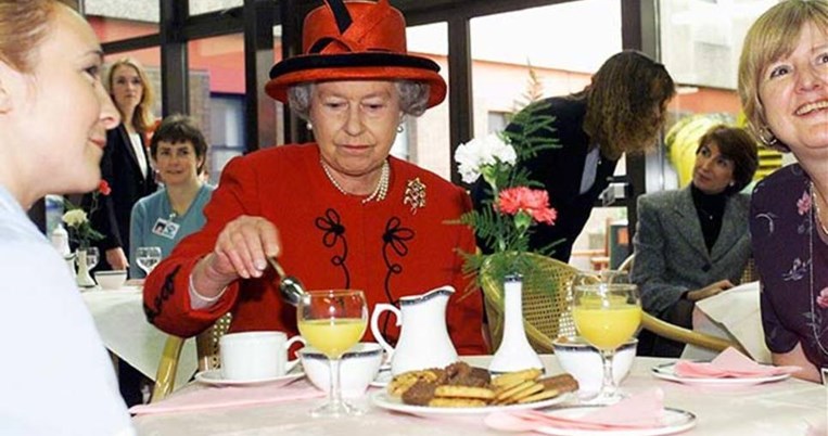 Ελιξίριο μακροζωίας: Τι τρώει για πρωινό η βασίλισσα Ελισάβετ; Το καθημερινό της μενού