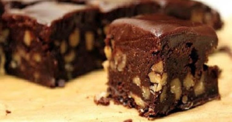 Η πιο λαχταριστική και αφράτη καριόκα ταψιού