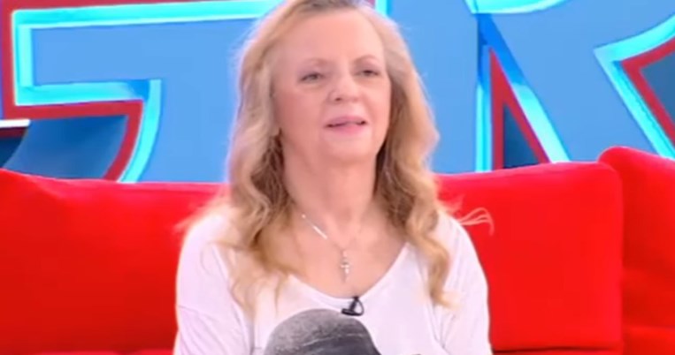 Η εξομολόγηση στην Αννίτα Πάνια της γυναίκας που έμεινε παρθένα μέχρι τα 55 της