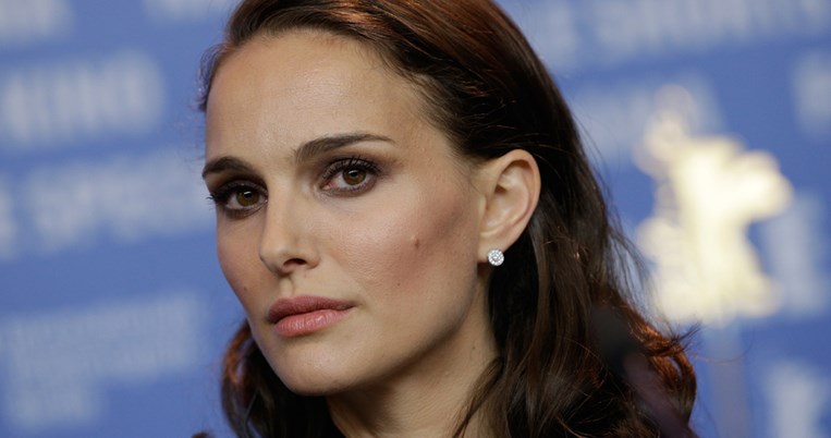 To νέο εξοχικό της Νάταλι Πόρτμαν στη Καλιφόρνια είναι το σπίτι όπου θέλουμε να κάνουμε διακοπές