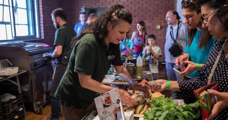 H αποθέωση της χορτοφαγίας. Το διατροφικό φεστιβάλ στην Τεχνόπολη θα σε μάθει να τρως διαφορετικά
