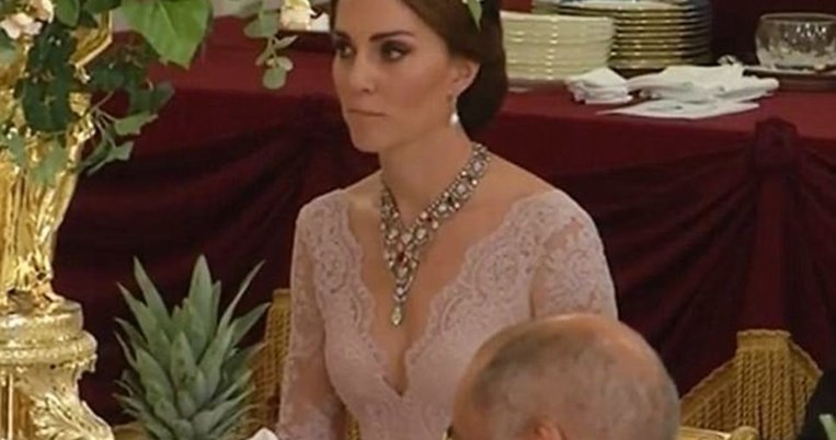 Kέιτ vs Λετίσια. Η συνάντηση στο Μπάκιγχαμ και η στιλιστική γκάφα της Δούκισσας